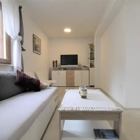 Apartment With Parking Space Basanija, Umag - 27238